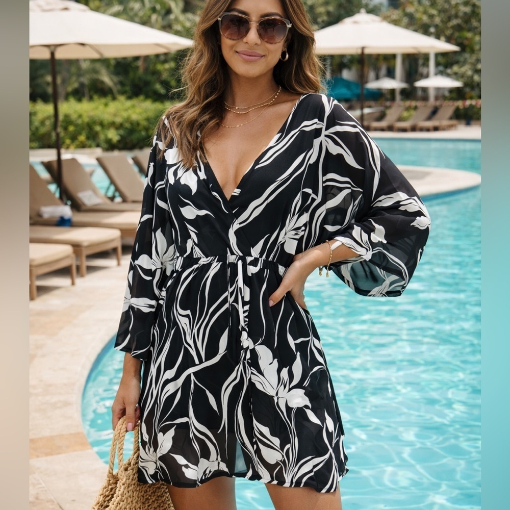 Black and white sheer thin beach cover size 2X, draw strong waist, short sleeve